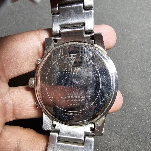 Guess Steel Mens Quartz Watch Silver Tone Working U0075G3 Cracked Crystal shows - Picture 4 of 12